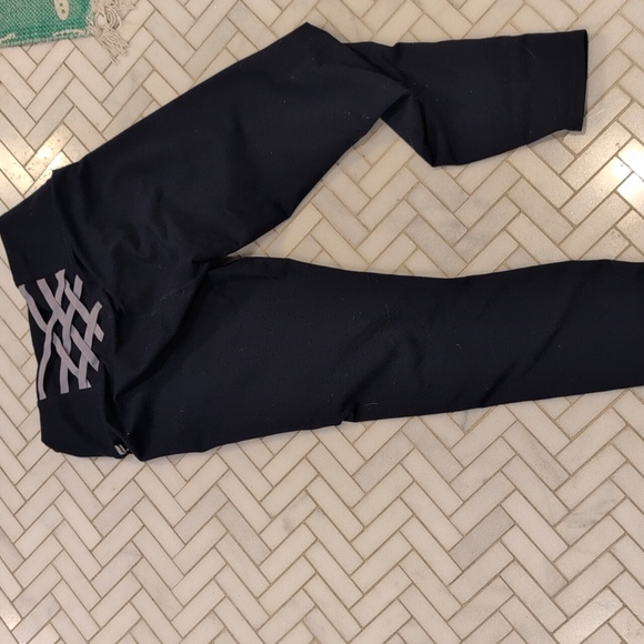 Fabletics corset style tights - Picture 2 of 4